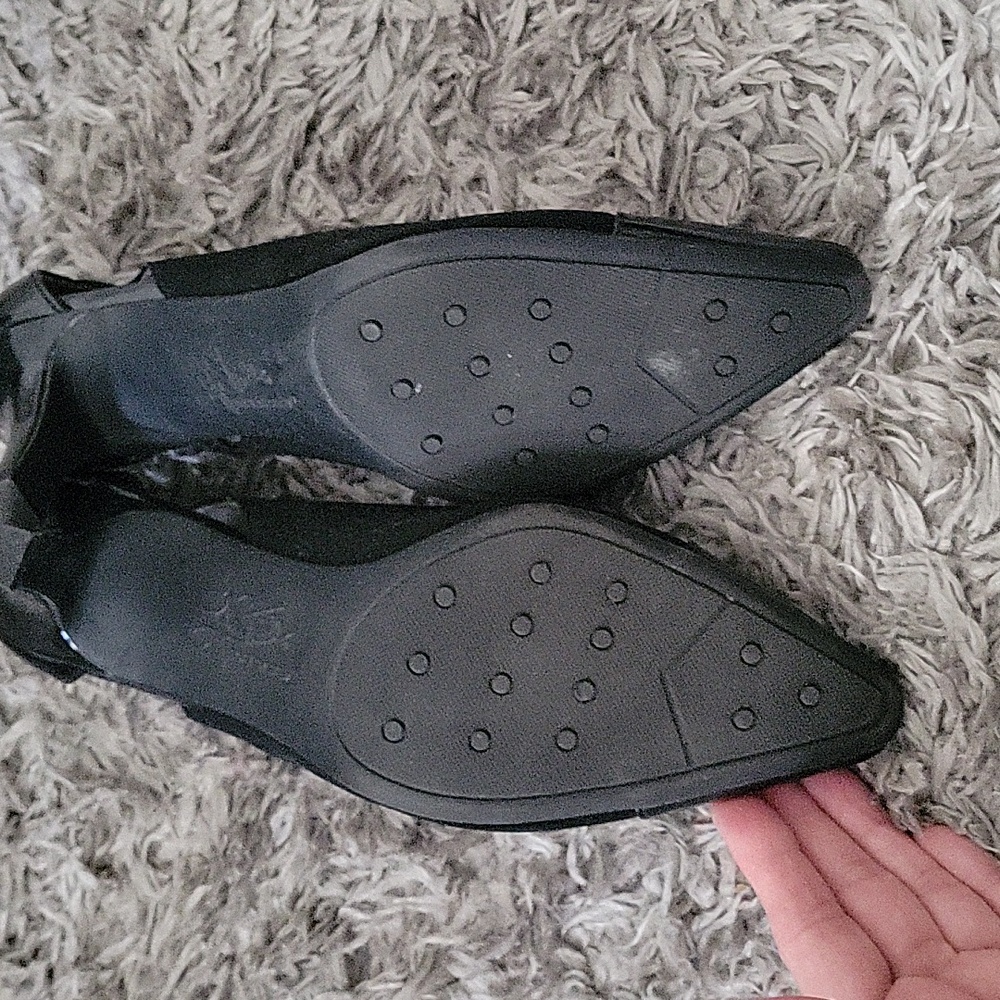 Life Stride Soft System "Kimmy" Cutout Heel Pumps - Picture 7 of 7
